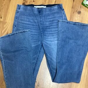 Tinseltown pants size medium flare leg, super soft and stretchy.